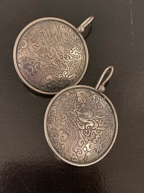 Vintage Silpada 925 Sterling Silver Etched Dragon Disc Pierced Earrings Retired